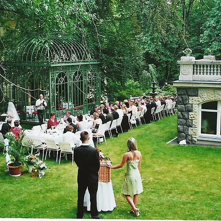 Vier Jahreszeiten 4*