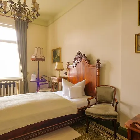 Hotel Vier Jahreszeiten Crimmitschau