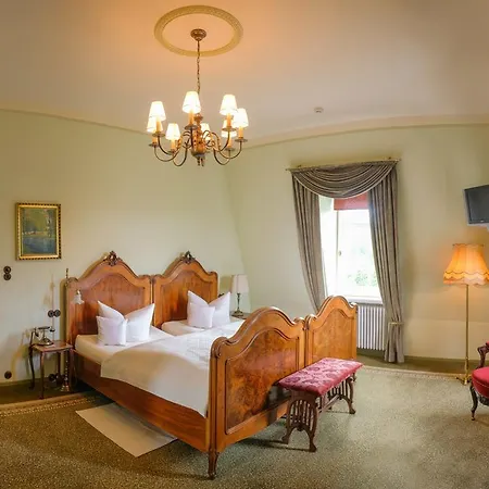 Vier Jahreszeiten Hotel Crimmitschau