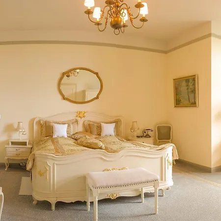 Vier Jahreszeiten Hotel