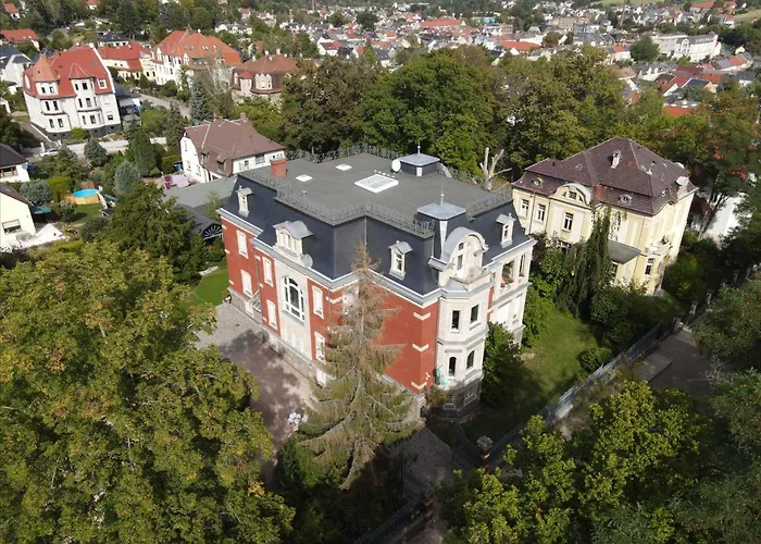 Vier Jahreszeiten فندق