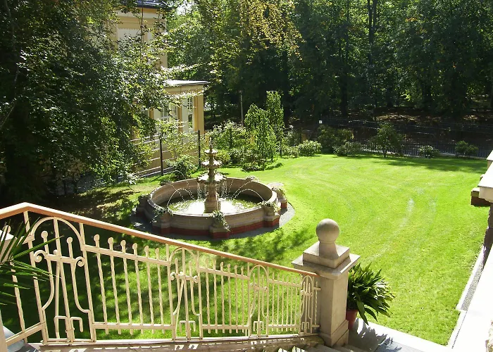 فندق Vier Jahreszeiten 4*