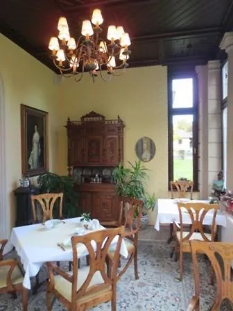 فندق Vier Jahreszeiten Crimmitschau