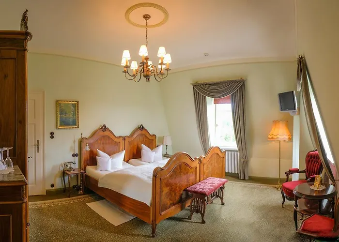 Vier Jahreszeiten فندق Crimmitschau