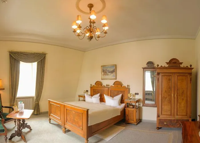 Vier Jahreszeiten 4*