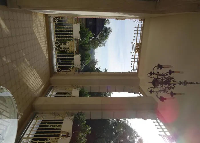 Vier Jahreszeiten فندق 4*